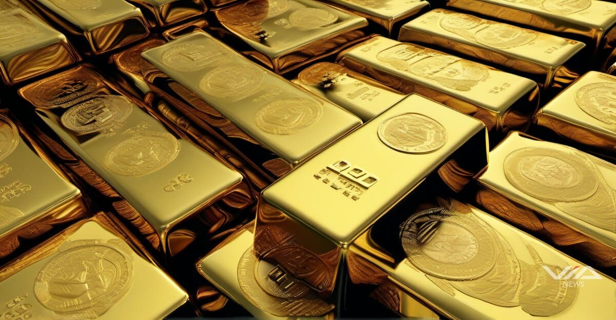 Gold Posts Worst Monthly Drop in Decade as Central Bank Buying Streak Halts